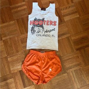 HOOTERS UNIFORM XXS 🎃Halloween Costume idea!